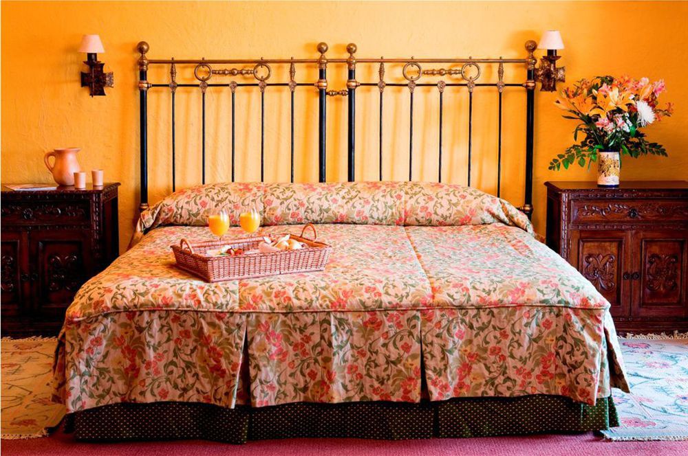 Hotel Santa Cruz Plaza Esterno foto A bed